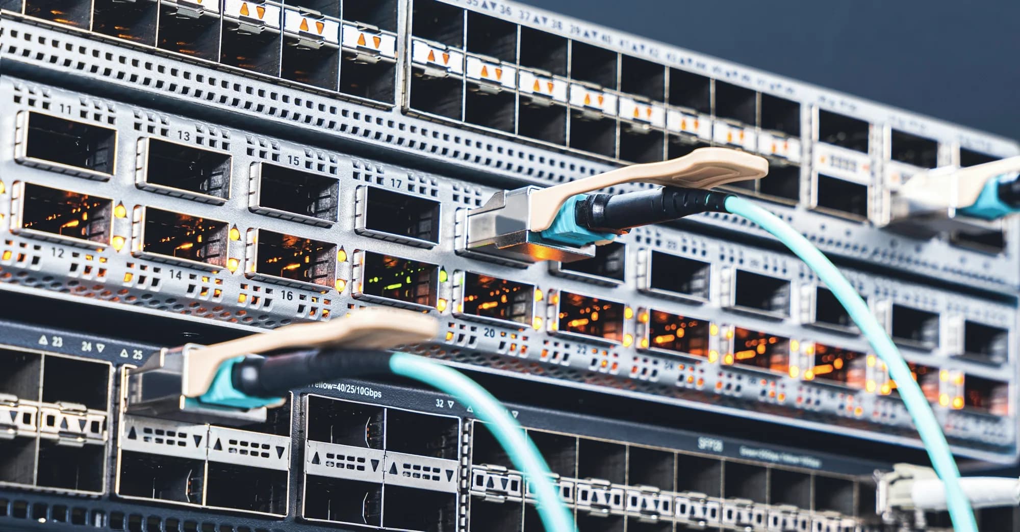 100 Gbps core switch with fiber uplinks